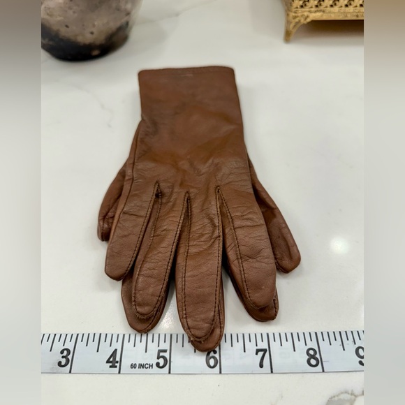 Vintage Isotoner - Lightly Lined Pecan Brown Leather Gloves - EUC size 7 1/2 - Picture 5 of 14